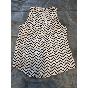 Chevron print tank